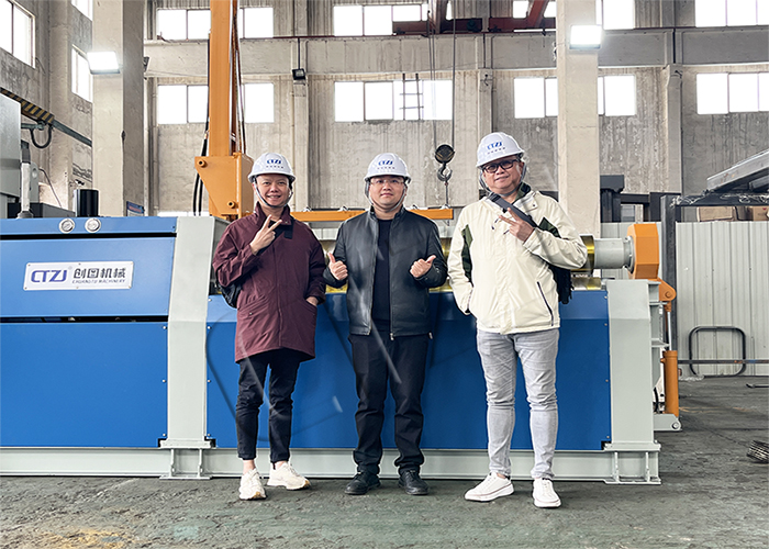 菲律宾客户莅临开云体育-开云(中国)一站式服务官方网站
考察——全自动四辊卷板机